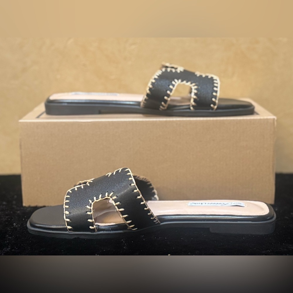 Luxury Women's Black Slide Sandals with Contrast Stitching - SIZE 9 - Picture 2 of 6